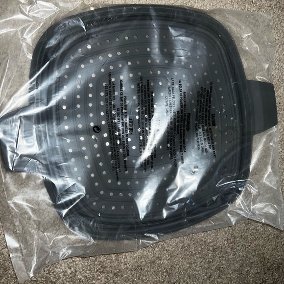 Pampered Chef Saute & Steam Pan - Picture 3 of 6